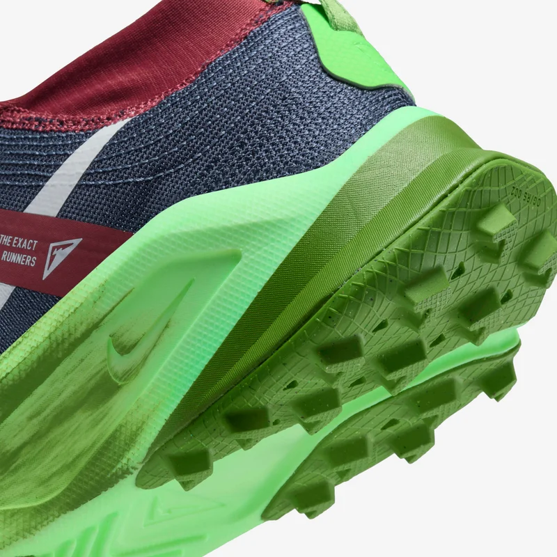 Nike Women's Zegama Trail Running Shoe