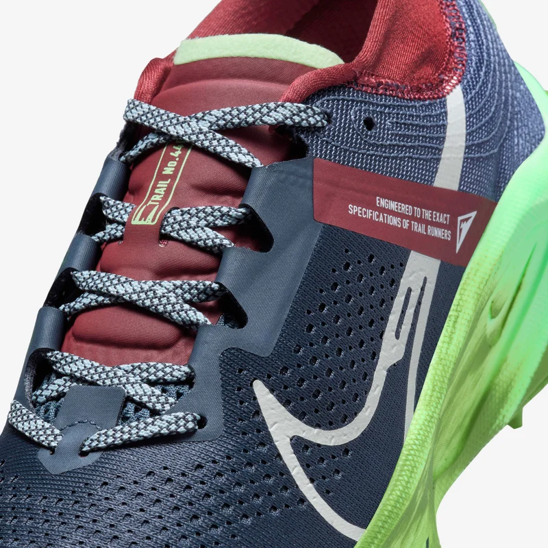 Nike Women's Zegama Trail Running Shoe