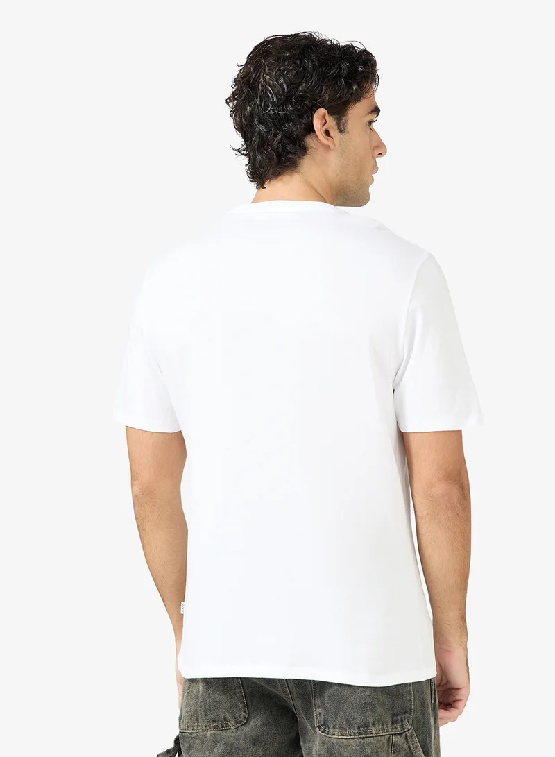 GUESS Short Sleeve Crew Neck Logo Embroidered T-Shirt