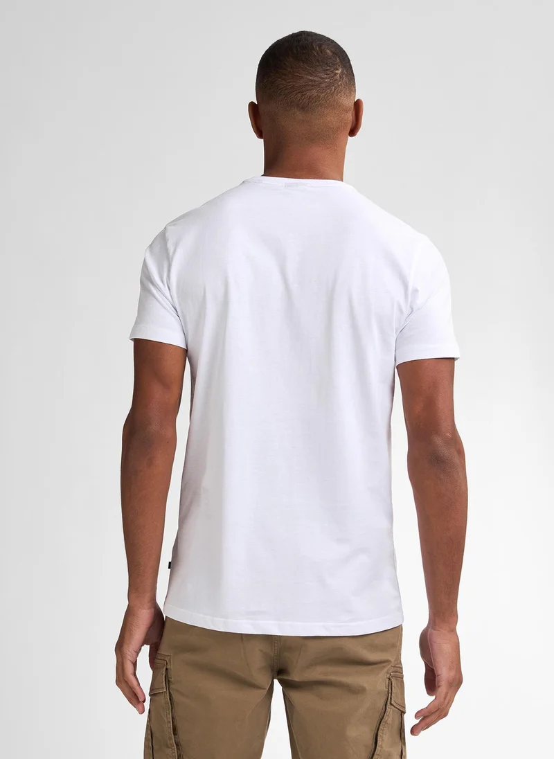 بترول اندستريز تيشيرت رجالي كلاسيك بطبعة