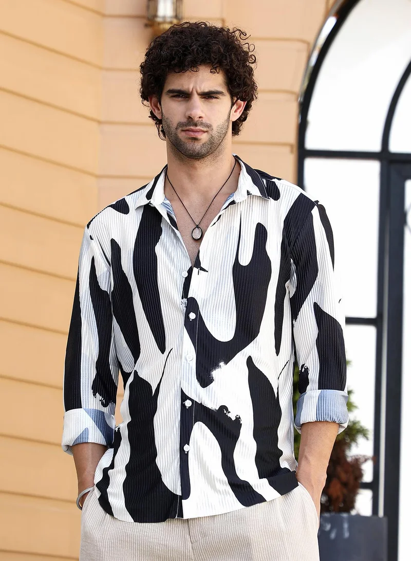 Campus Sutra Men's Obsidian Black & Daisy White Contour-Lines Pleated Shirt