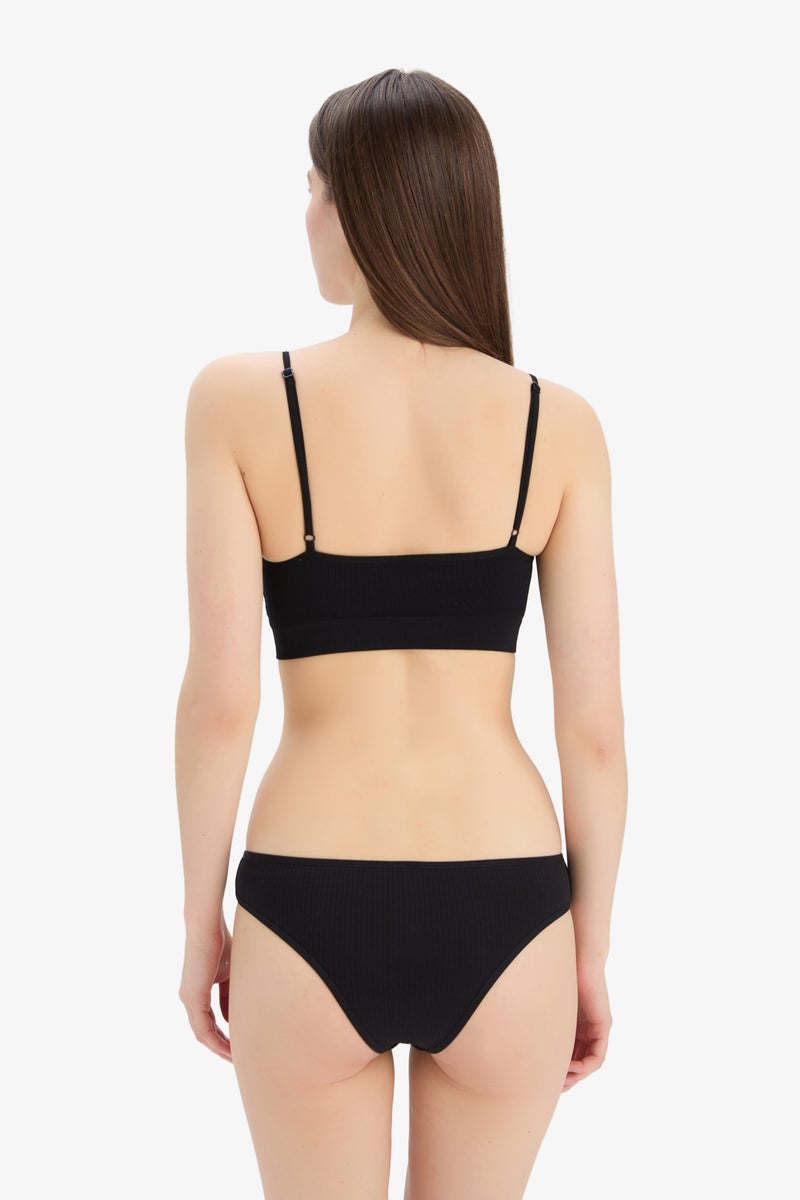 DeFacto Woman Fall in Love Removable Padded Seamles Bra - Image 5