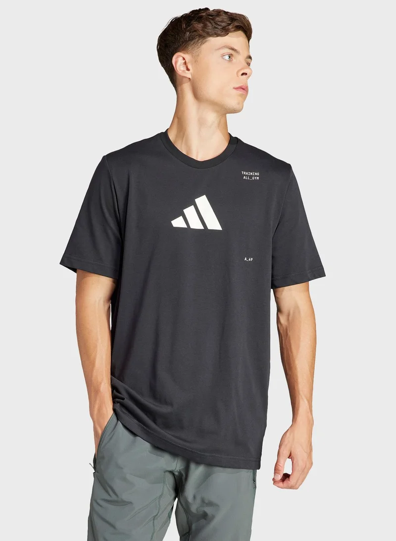 adidas تيشيرت رياضي مزين برسومات