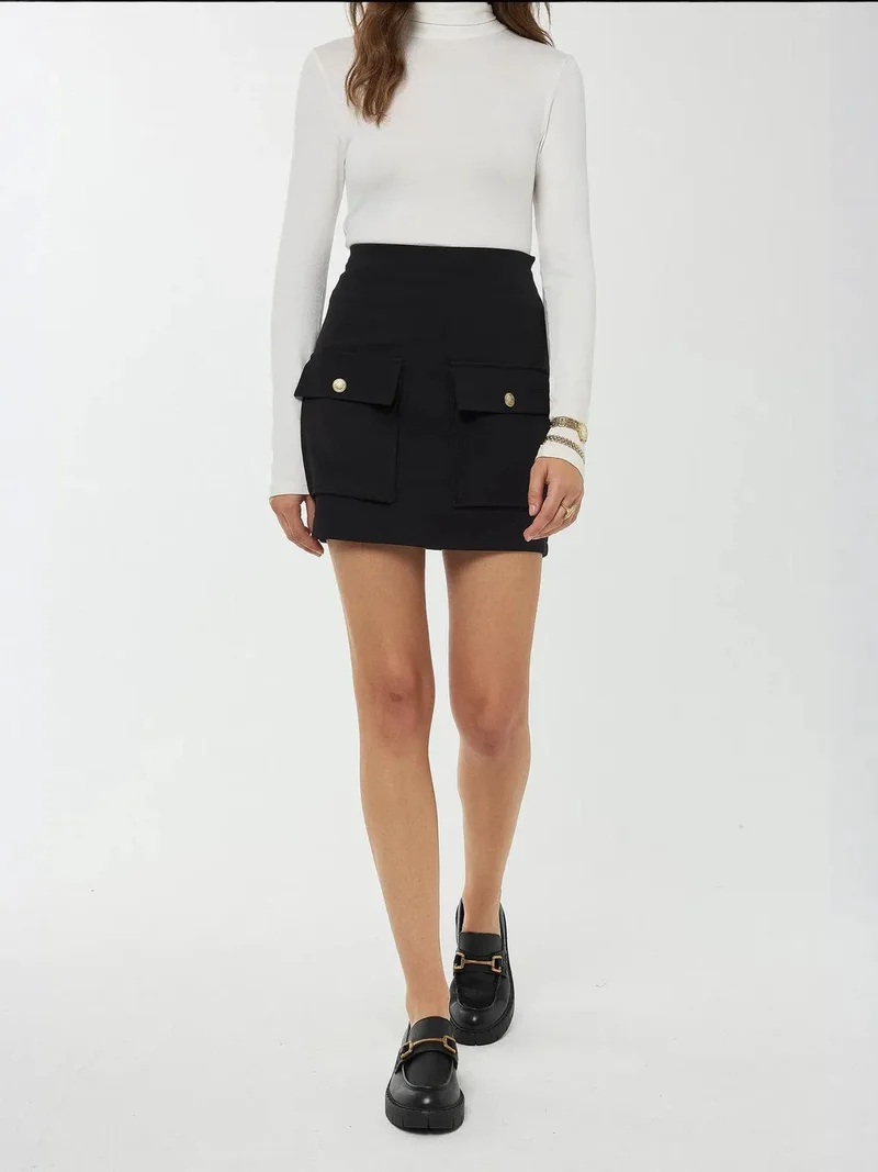 زوبعة تنورة قصيرة بجيبين