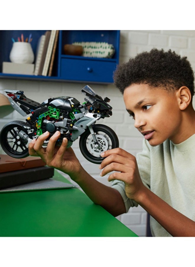LEGO 42170 Technic Kawasaki Ninja H2R Motorcycle Toy, Vehicle Gift For Kids, Collectible Building Set For Boys And Girls Aged 10 And Over, Scale Model Kit For Independent Play (643 Pieces)  - Image 5