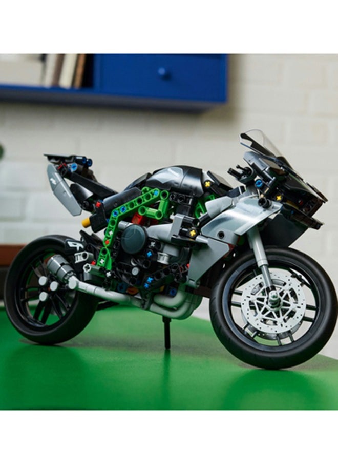 42170 Technic Kawasaki Ninja H2R Motorcycle Toy, Vehicle Gift For Kids, Collectible Building Set For Boys And Girls Aged 10 And Over, Scale Model Kit For Independent Play (643 Pieces)