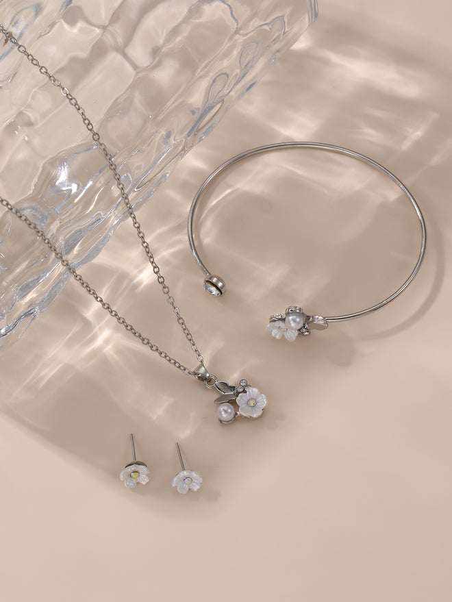 تايك تو طقم من قطعتين - عقد وسوار وأقراط على شكل زهرة - Image 4