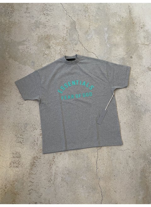 FOG ESSENTIALS Curved Print Heavyweight Tee deep wheat ash