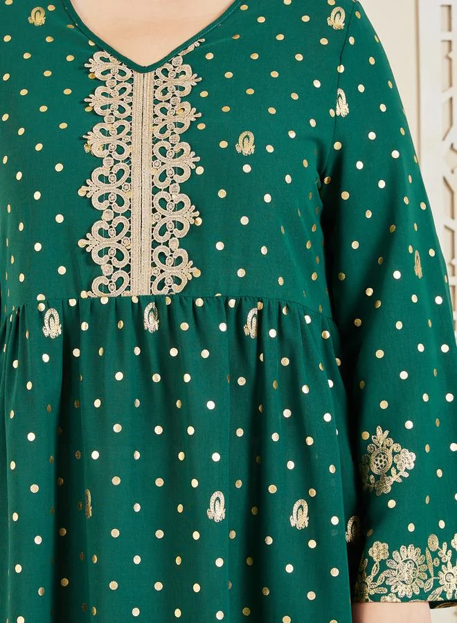 Styli Plus Embroidered Lace Foil Print Jalabiya