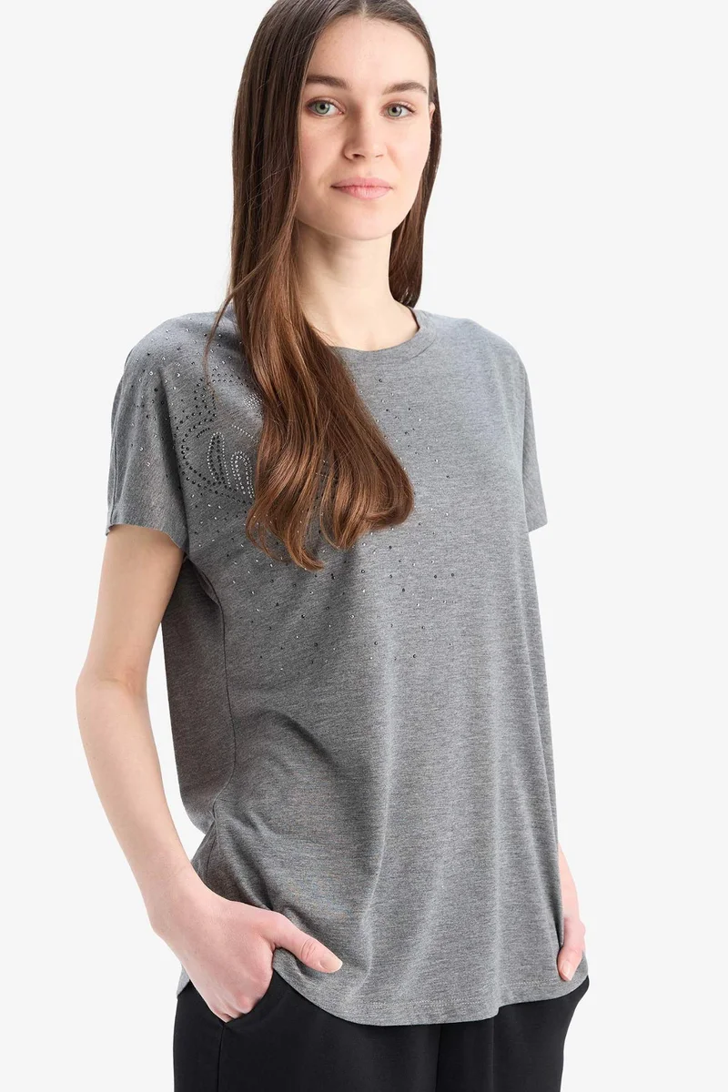 ديفاكتو Traditional Crew Neck Short Sleeve T-Shirt