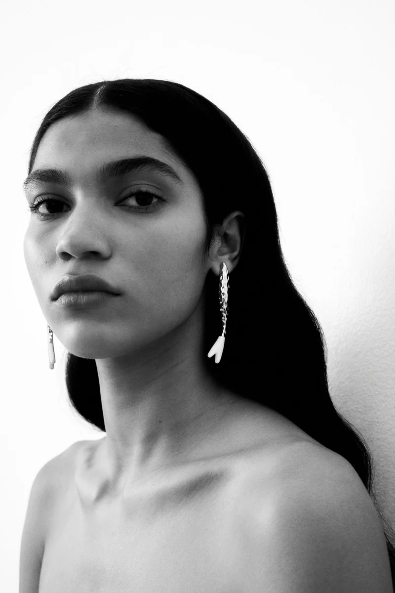 اتش اند ام حلق بتصميم على شكل سمكة