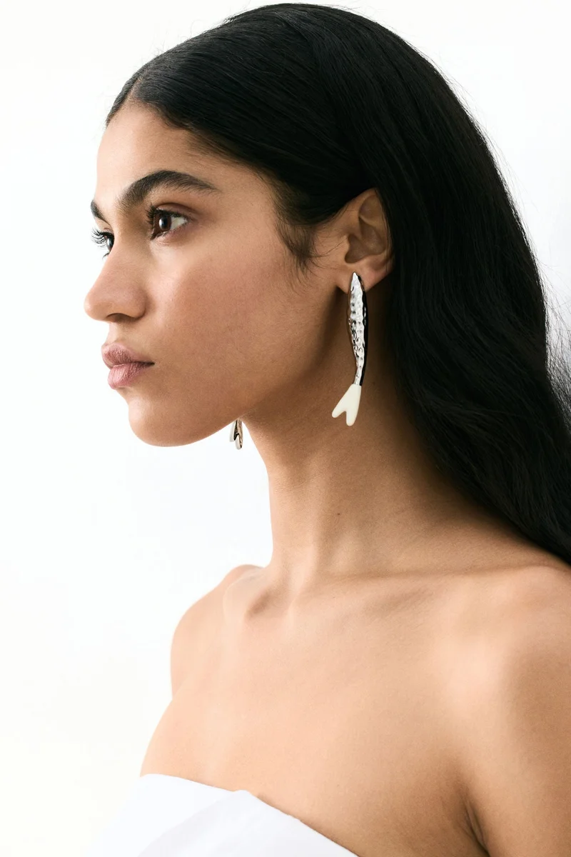 اتش اند ام حلق بتصميم على شكل سمكة