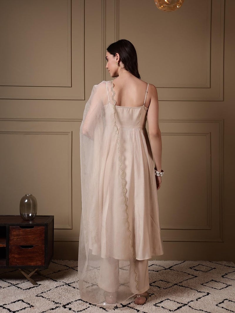 FIORRA طقم كورتا A-Line من FIORRA للنساء بلون أبيض فاتح من فسكوز تشاندي مزين بالتطريز مع دوباتا - Image 2