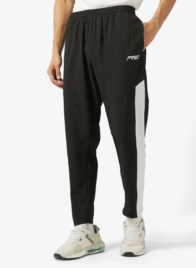 فورورد بنطلون رياضي بشريط أبيض جانبي