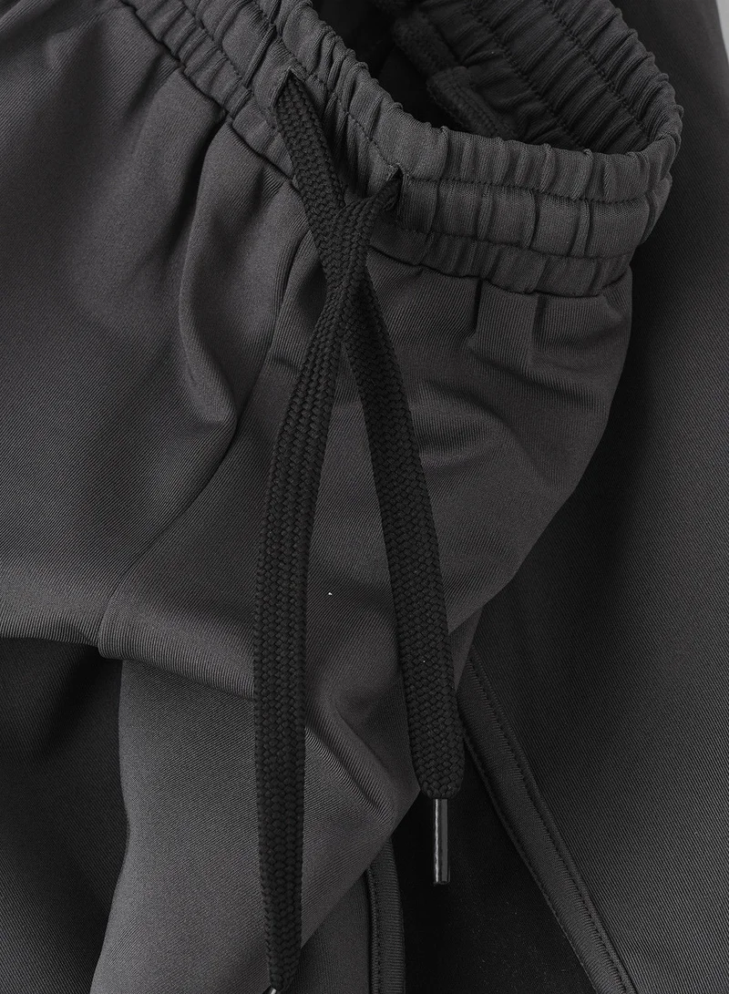 JAM Knit shorts with two side pockets