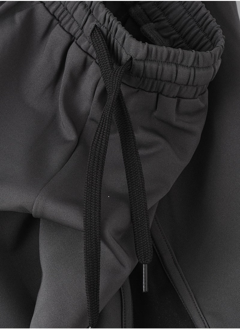 JAM - Knit shorts with two side pockets - Image 1