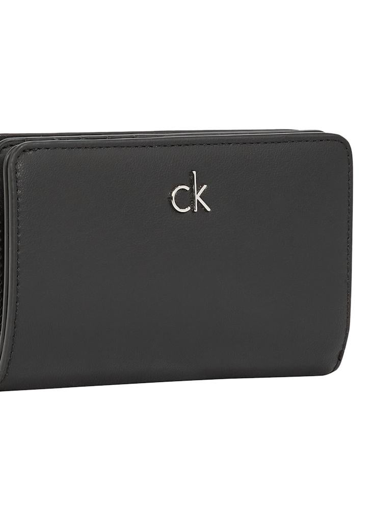 CALVIN KLEIN Daily Medium Bifold Purse  - Image 3