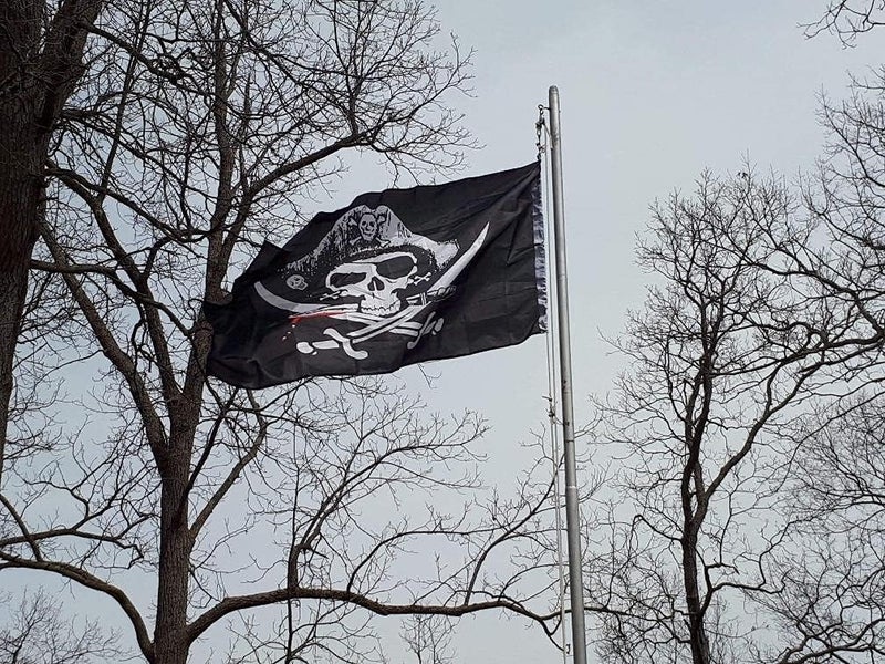 Time Roaming 3x5 Ft Dead Man's Chest Pirate Polyester Flag with Brass Grommets - Image 2