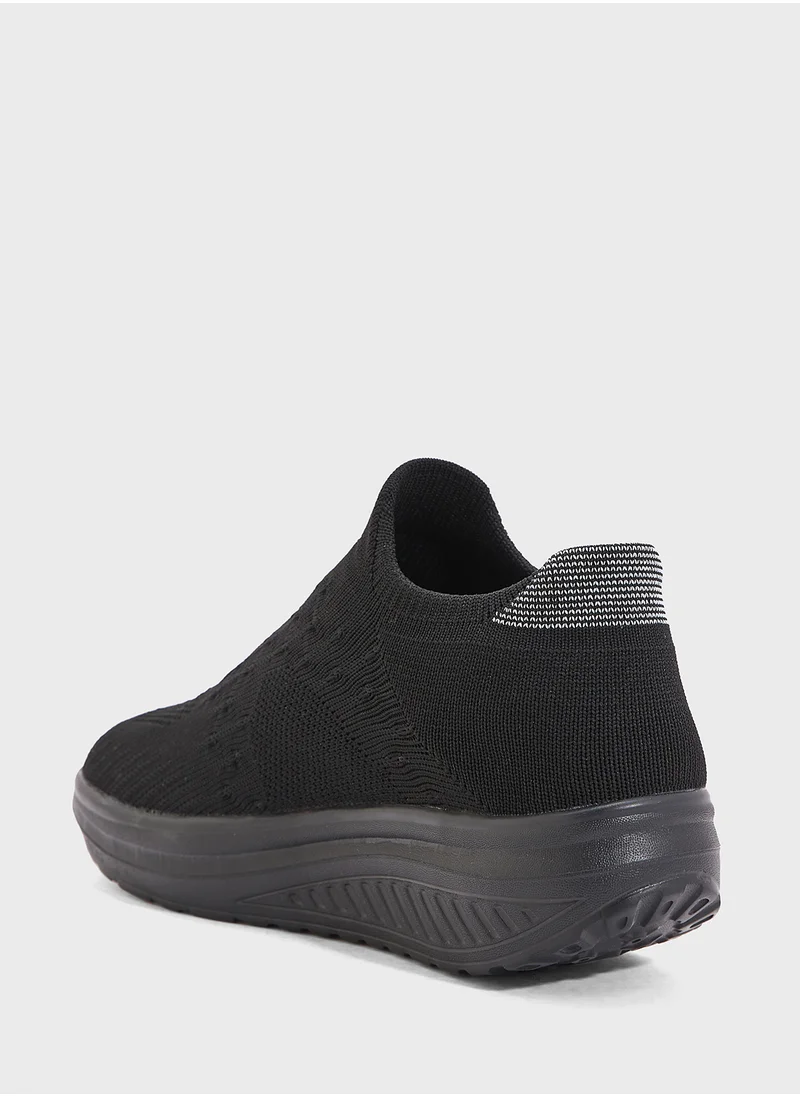 جينجر Knit Pull On Sneaker