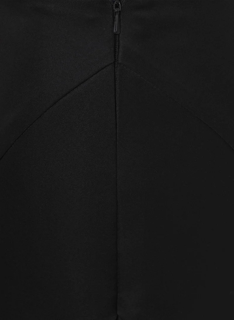 Lichi Maxi skirt with a tight fit on the hips