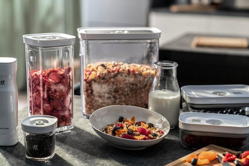 Zwilling FRESH & SAVE CUBE Box, size 3M, modular & stackable container, airtight & vacuumable storage, dishwasher friendly, transparent - Image 5