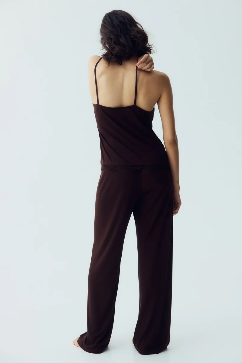 اتش اند ام بيجاما مرنة بحواف من الدانتيل