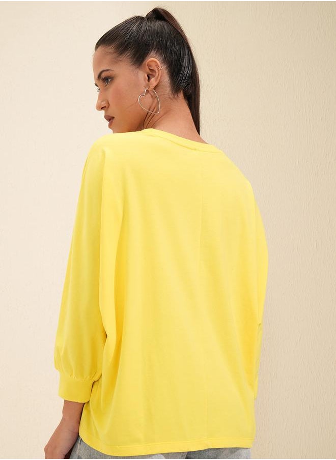 Tokyo Talkies Solid Round Neck Curved Hem T-Shirt by Styli  - Image 3