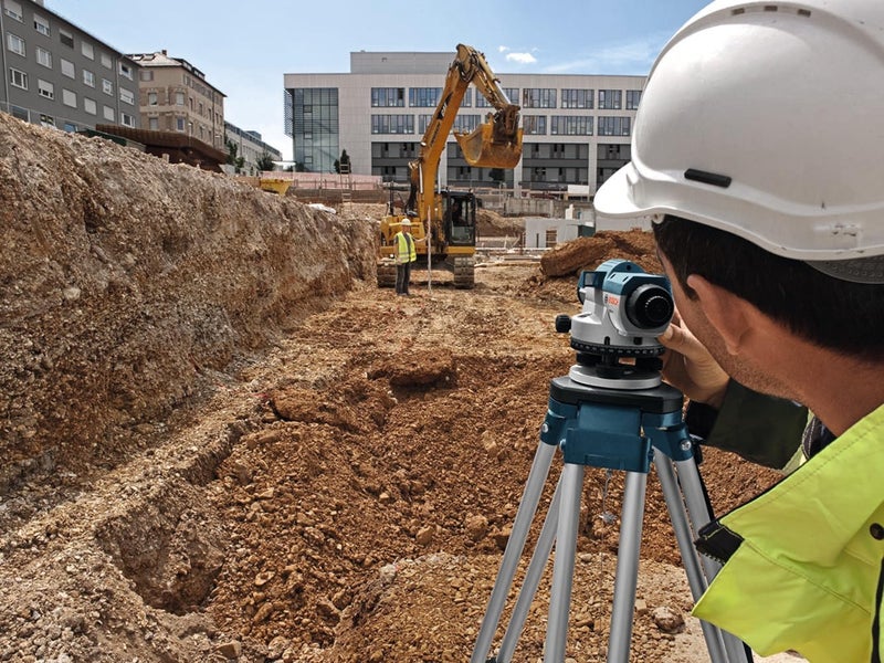 BOSCH GOL26 26X Automatic Optical Level, Includes Plumb Bob, Tool Kit, & Carrying Case - Image 3