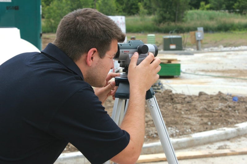 BOSCH GOL26 26X Automatic Optical Level, Includes Plumb Bob, Tool Kit, & Carrying Case - Image 4