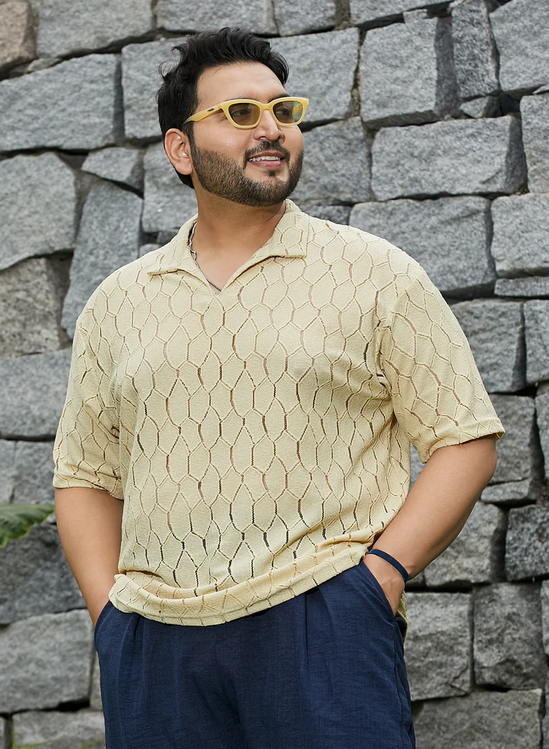 انستافاب بلس تيشيرت بولو رجالي أصفر زبدة بنقشة خلية النحل مقاس بلس للملابس الكاجوال