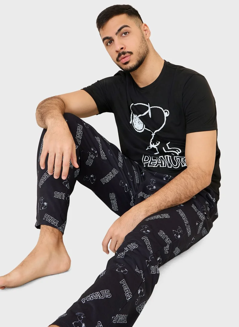 Styli Peanut Crew Neck T-Shirt & Pyjama Set