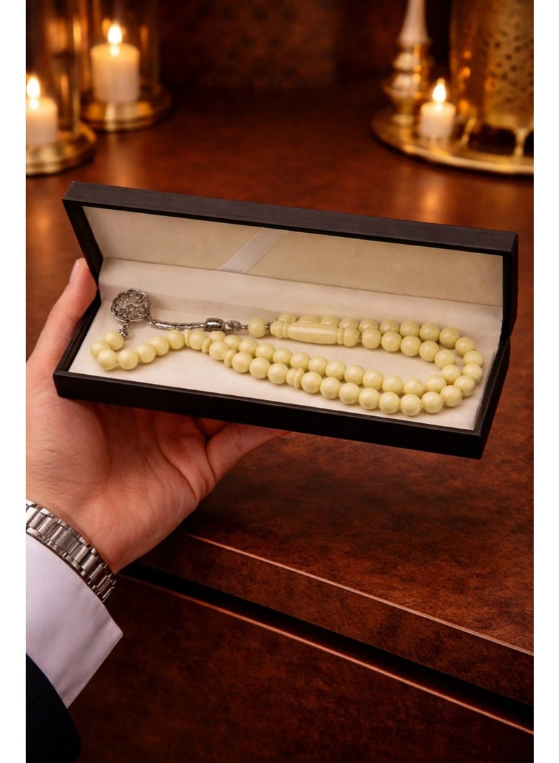 A distinctive double-strand agate prayer bead set that can also be worn as a stunning bracelet.