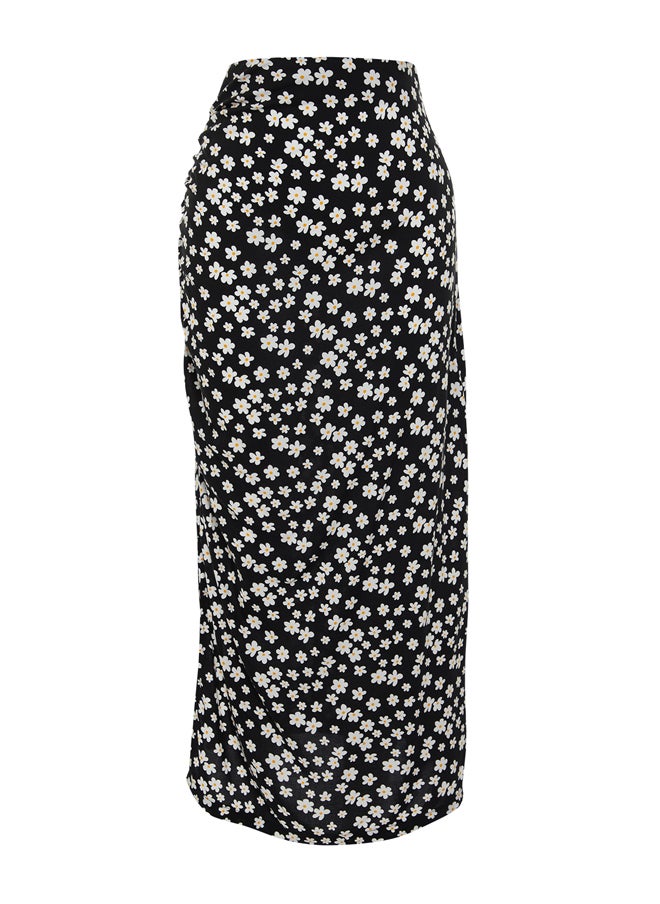 trendyol - Black Daisy Patterned Slit Viscose Fabric Midi Skirt TWOSS24ET00108 - Image 1