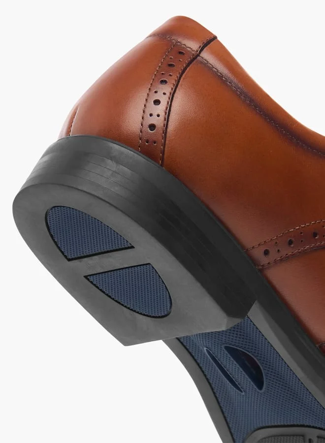 لو كونفورت Mens Textured Lace-Up Derby Shoes