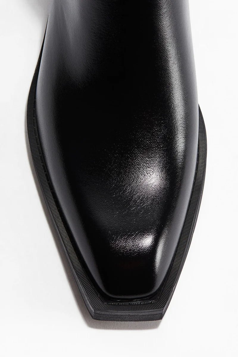 اتش اند ام بووت