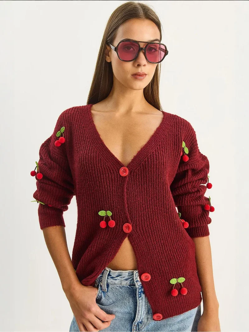 Bianco Lucci LUCCI V-Neck Fruit Embroidered Knitwear Cardigan