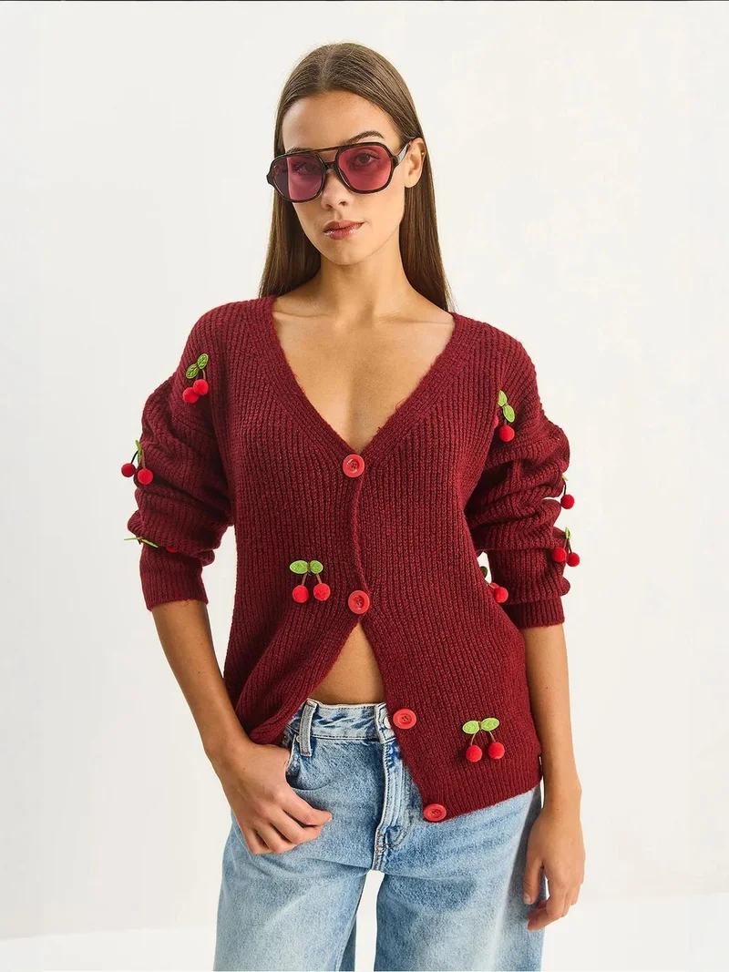 Bianco Lucci LUCCI V-Neck Fruit Embroidered Knitwear Cardigan