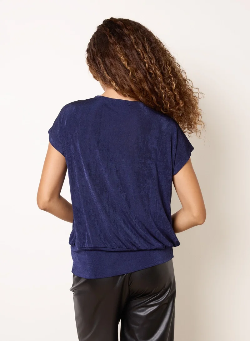 بلو فانيلا Draped Cowl Neck Deep Hem Top