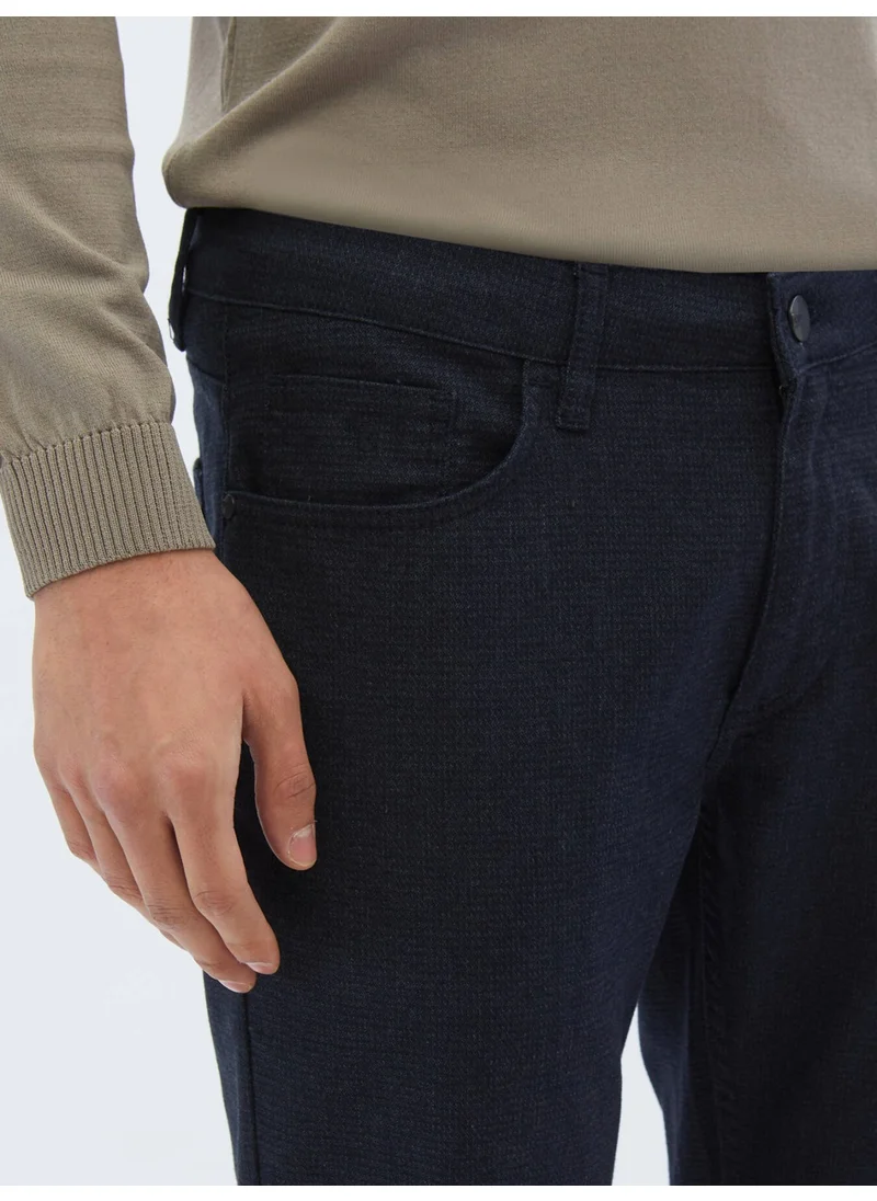 كيب Navy Blue Woven Slim Fit Casual Cotton Blend Trousers