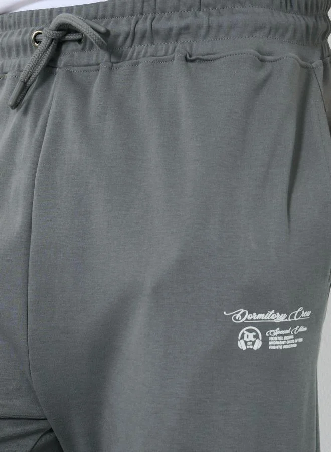 ستايلي جوغر سادة بقصة فضفافة