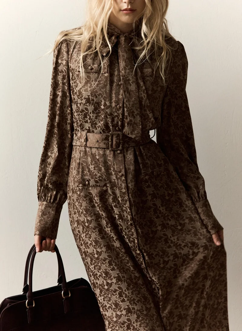 Lichi Midi dress with collar bow and tonal belt