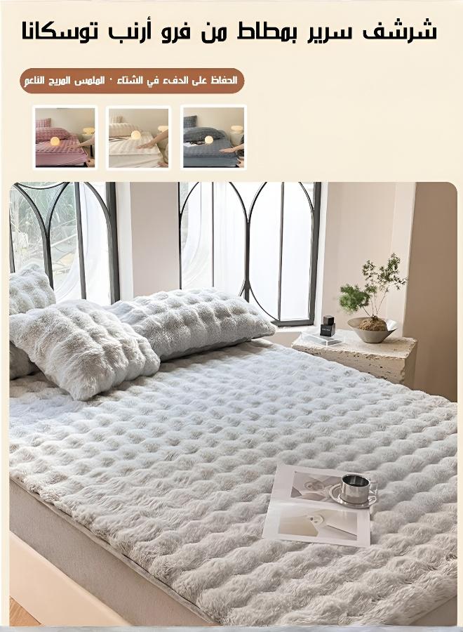 Soft Woven Three-Piece Bedding Set - Image 3