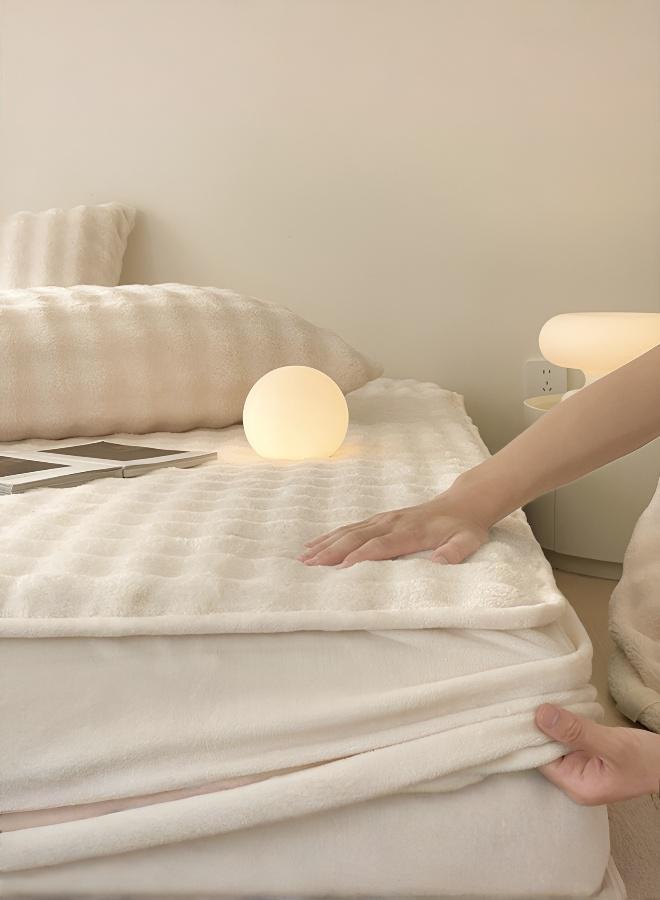 Soft Woven Three-Piece Bedding Set - Image 1