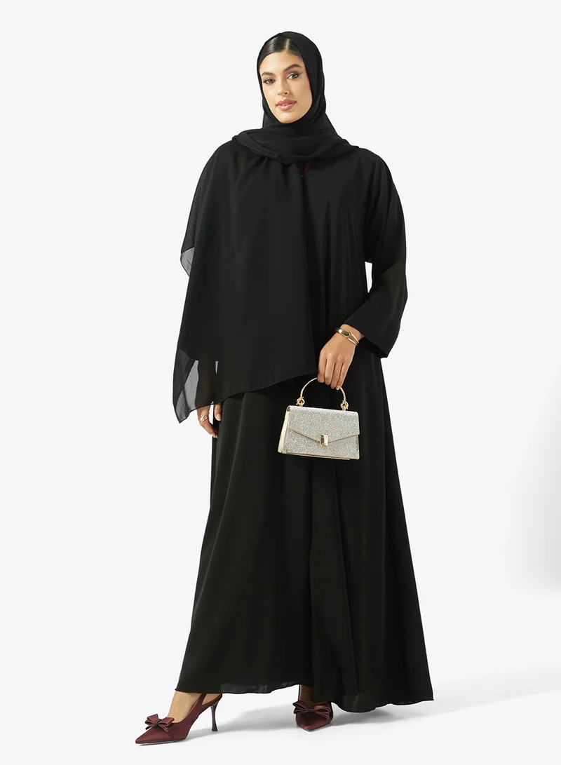 خزانة عباية أساسية مع شيلة
