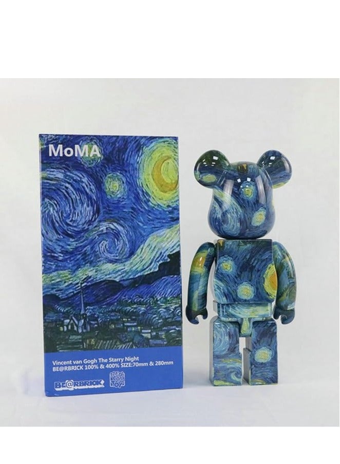 عام بلوكات الدببة الأنيقة بتصميم "بريكس"، بحجم 400٪ وتصوير فني للوحة "السماء النجمية" للفنان فان غوخ. تم صنع هذه اللعبة يدويًا وتُعد هديةً رائعة لعشاق جمع الألعاب والنحت الفني والأناقة. - Image 3