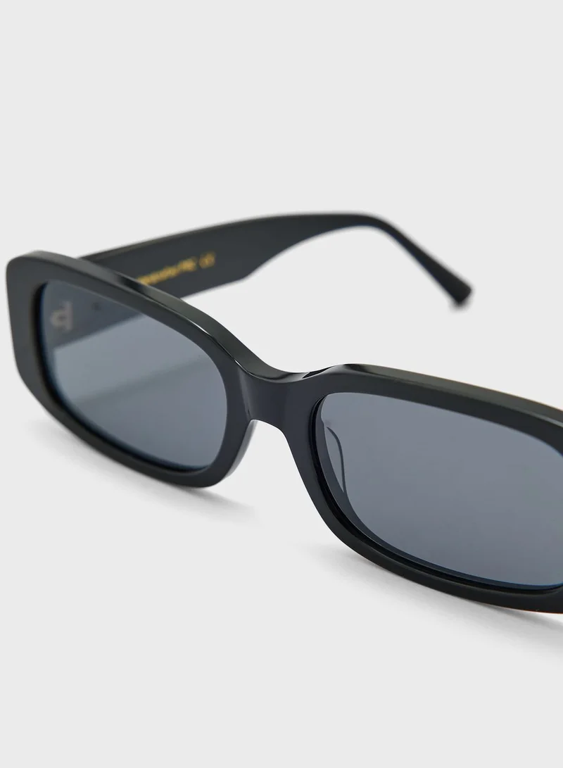 MESSYWEEKEND Roxie Sunglasses