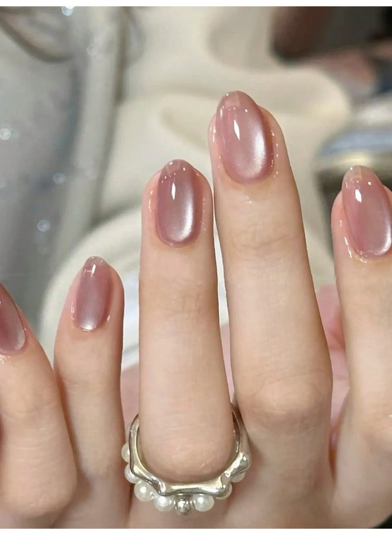 Almond shaped fake nails. The box contains 24 nails with a nail file and glue - Image 1