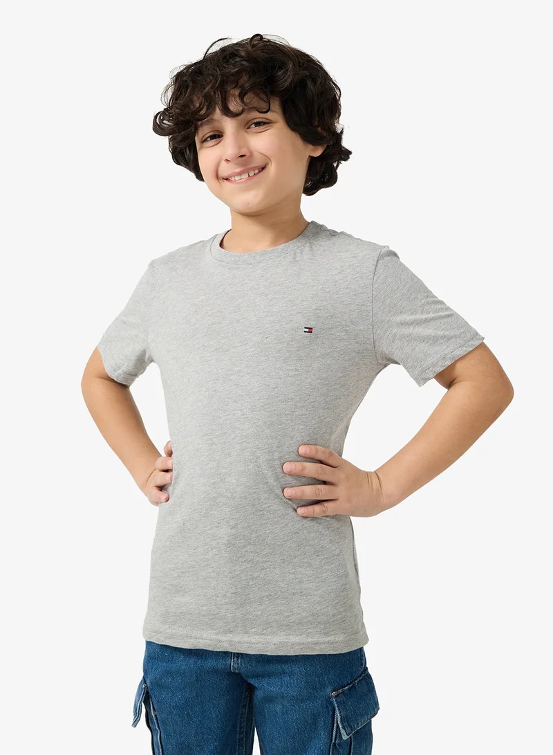 تومي هيلفيغر طقم قطعتين تي شيرت برقبة دائرية بطبعة شعار للأطفال