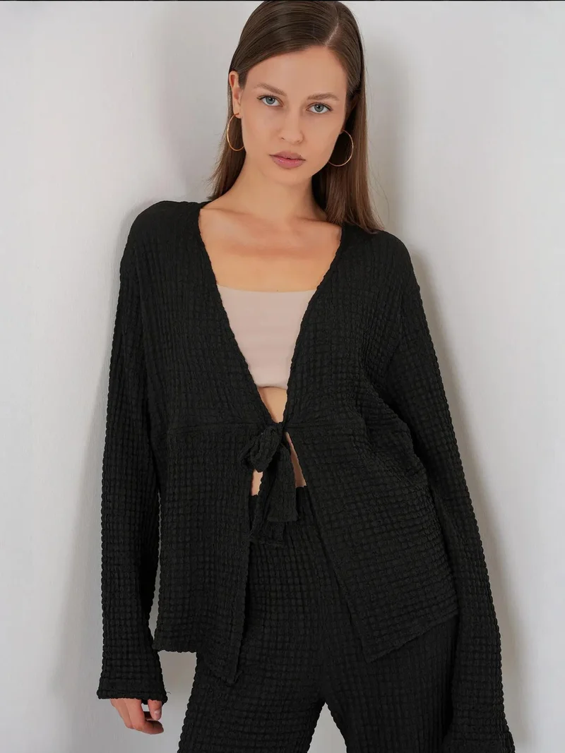 بيغ دارت طقم بلوزة بأكمام طويلة وياقة على شكل حرف  وبنطلون واسع من