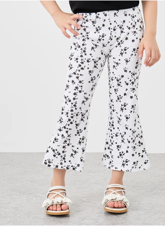 Styli Styli All-Over Print Fit and Flare Leggings